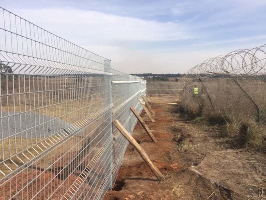 2m Width Security Perimeter Fence , Iron Wire 6ft Tall Fence Panels