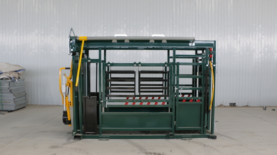 Livestock Equipment Cattle Squeeze Chute Premium Automatic Vet Crush With Chin Support