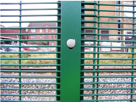 Galvanized 8 Gauge 2200mm Tall Anti Climb Fencing For Security