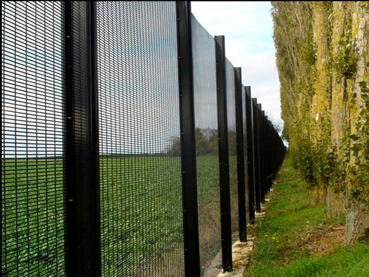 Galvanized 8 Gauge 2200mm Tall Anti Climb Fencing For Security