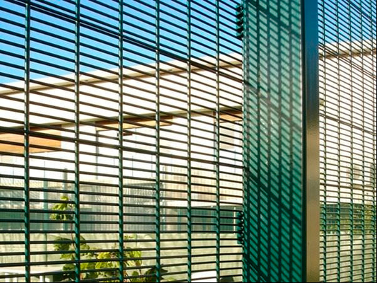 Galvanized 8 Gauge 2200mm Tall Anti Climb Fencing For Security