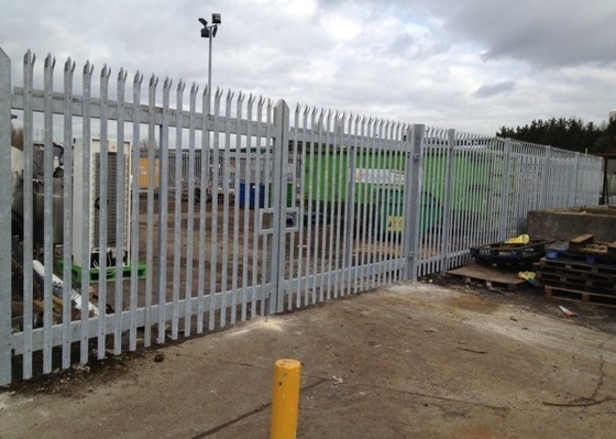 Wearproof 1.8 M Palisade Fencing , 17 Pales Galvanized Security Fencing