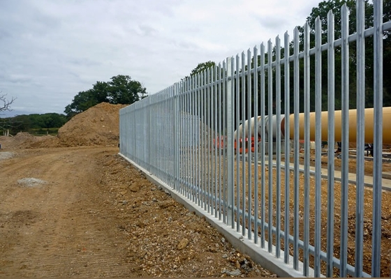 Wearproof 1.8 M Palisade Fencing , 17 Pales Galvanized Security Fencing